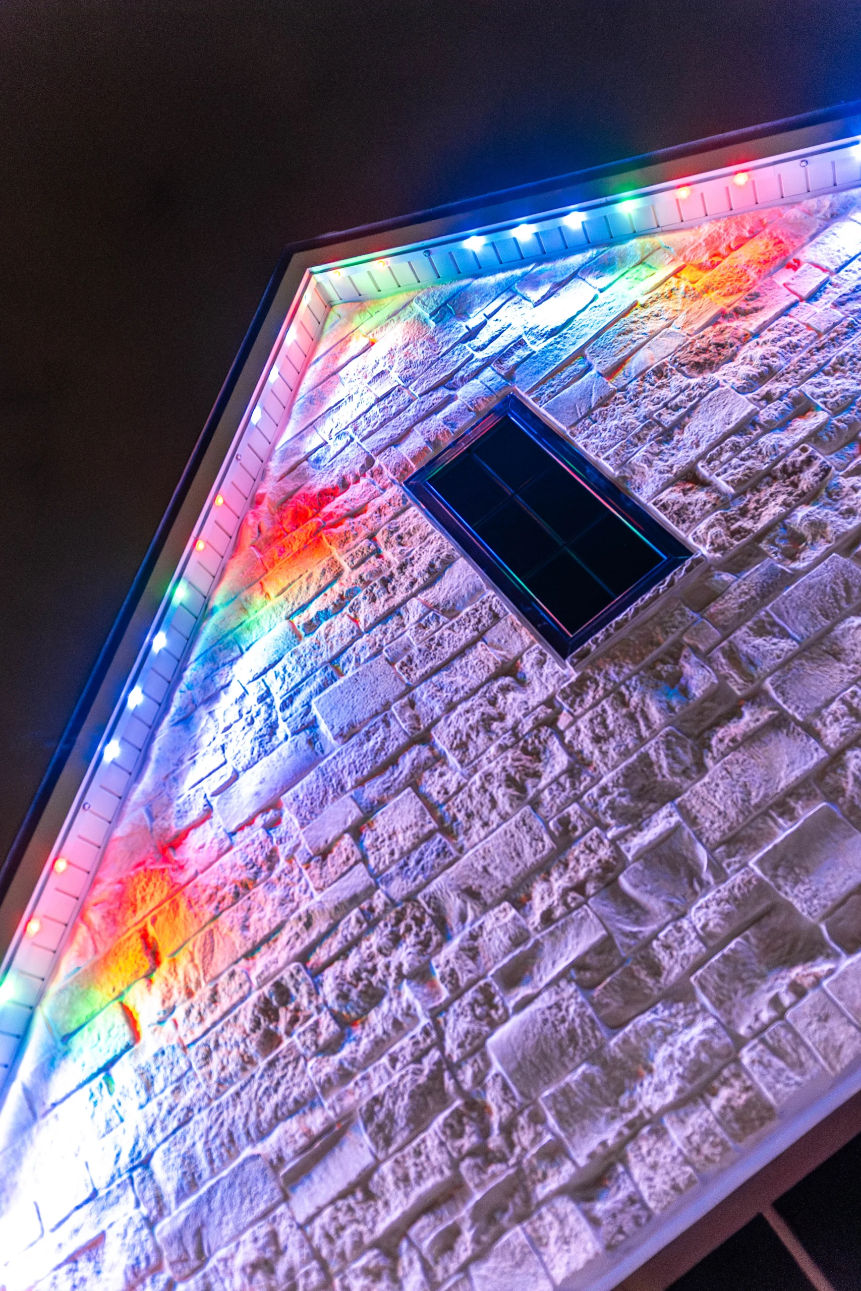 House exterior with Gemstone permanent holiday lights